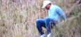 VINE: A sign of the times for poor Tiger Woods as he slips on his arse during the US Open
