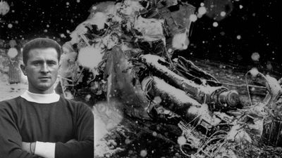 Harry Gregg: the goalkeeper who saved a family