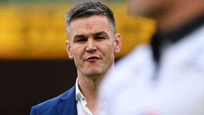 English rugby star forced to defend himself after questioning Johnny Sexton ban