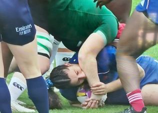 Fans fuming as French player seemingly bites Aoife Wafer in Ireland’s World Cup defeat
