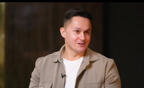 The hilarious true story behind racing blogger’s viral Enable video